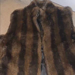 Women faux fur vest